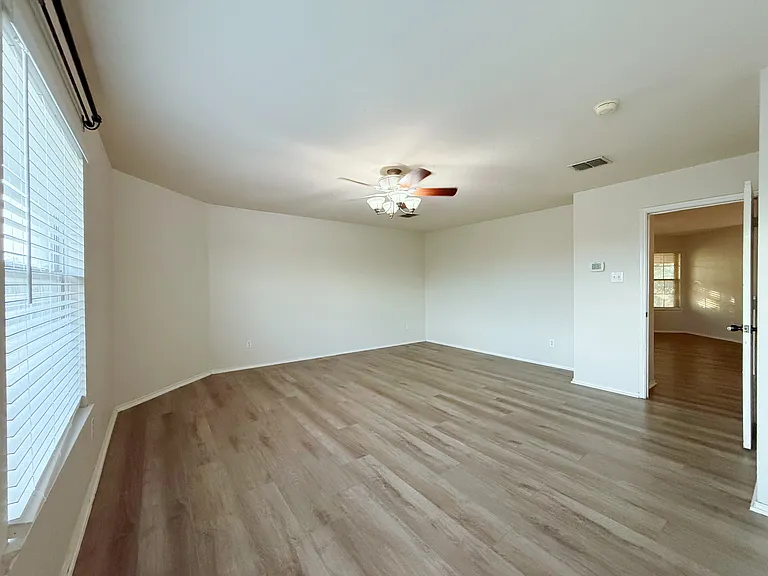 1916 Silver Leaf Dr — Photo 30