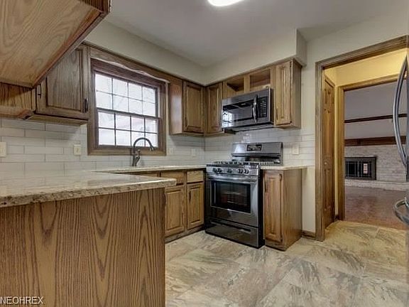 3rd image of 3374 Swallow Hollow Dr