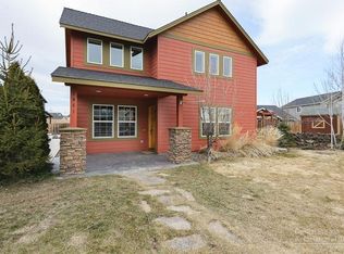 1461 NW 18th St, Redmond, OR 97756
