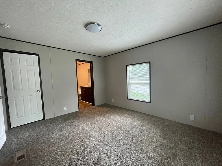 Evergreen Estates — Photo 10