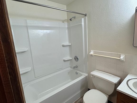 5th image of 910 8th St S #5