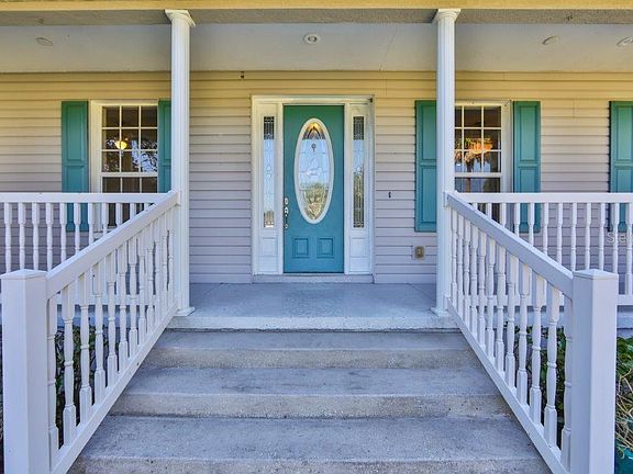 3rd image of 5905 Ferry Ln