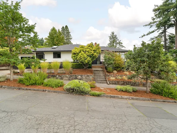 7033 SE Stark St, Portland, OR 97215