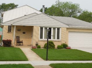 9110 S Avers Ave, Evergreen Park, IL 60805