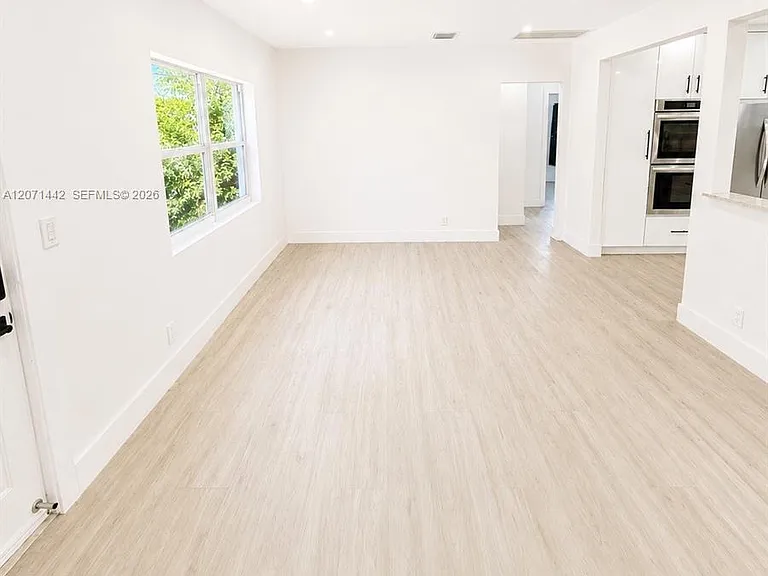 1508 Funston St — Photo 5