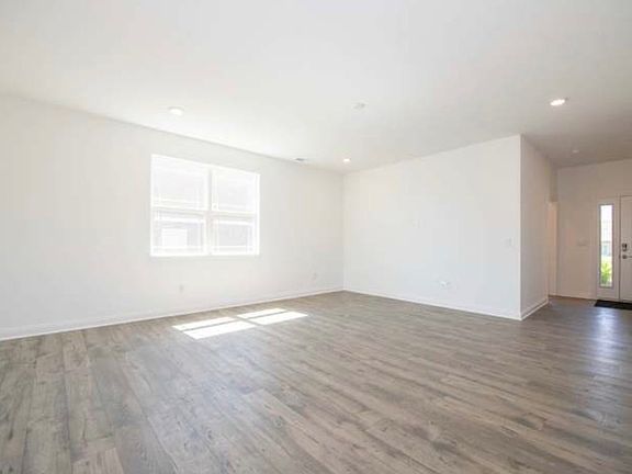 3rd image of 8874 Twain Ln