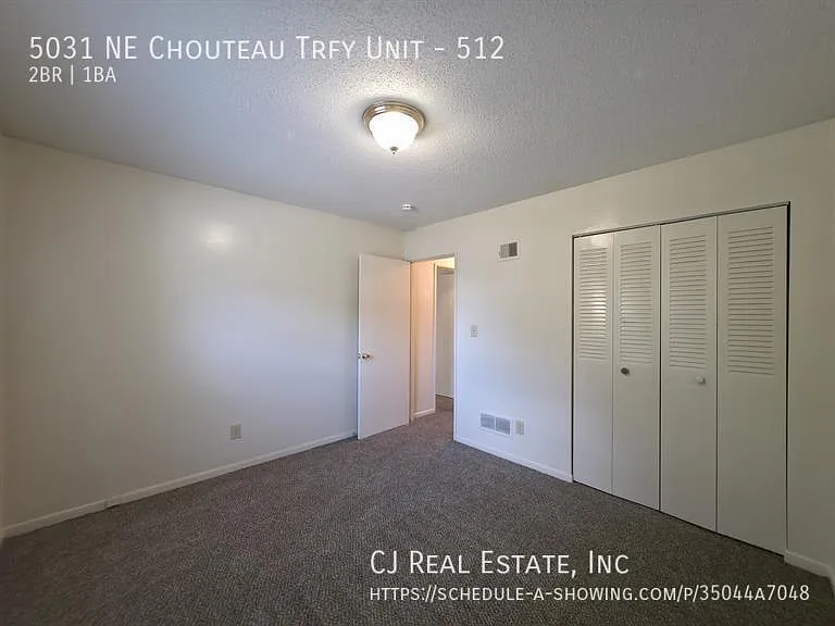 5031 NE Chouteau Trfy #512 — Photo 9