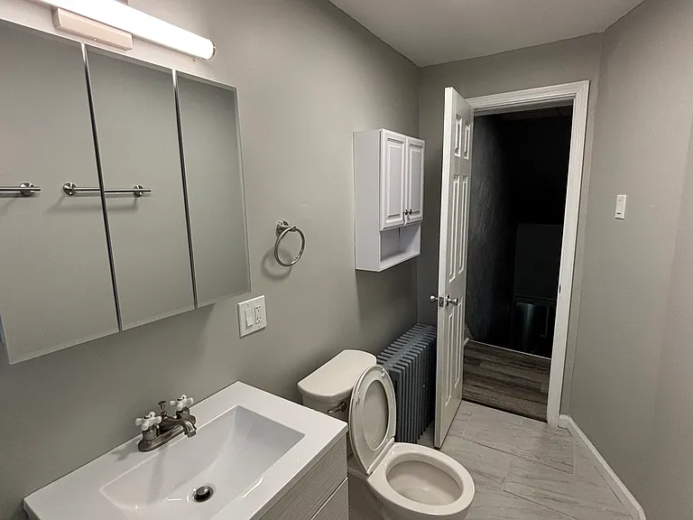 628 Edmond St — Photo 11
