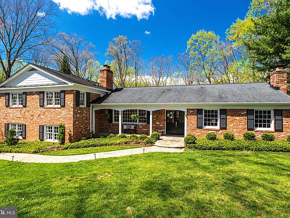 3rd image of 1224 Daleview Dr