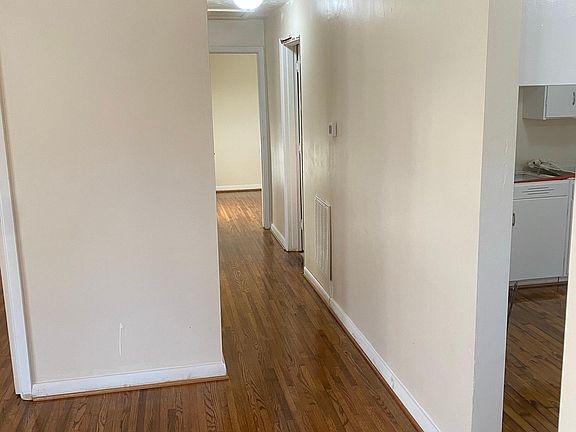 4th image of 111 Lincoln St
