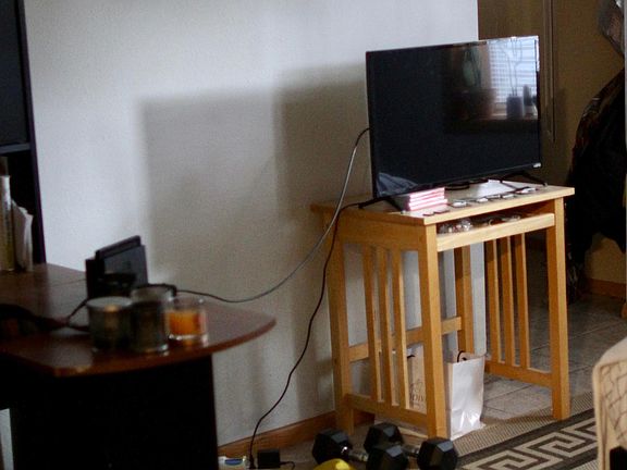 3rd image of 404 S Lucas St #404