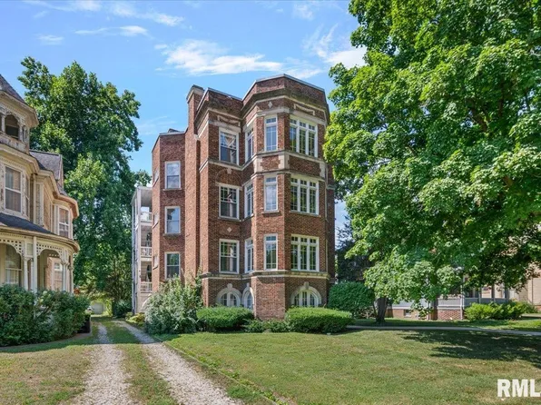 857 W State St APT 4, Jacksonville, IL 62650