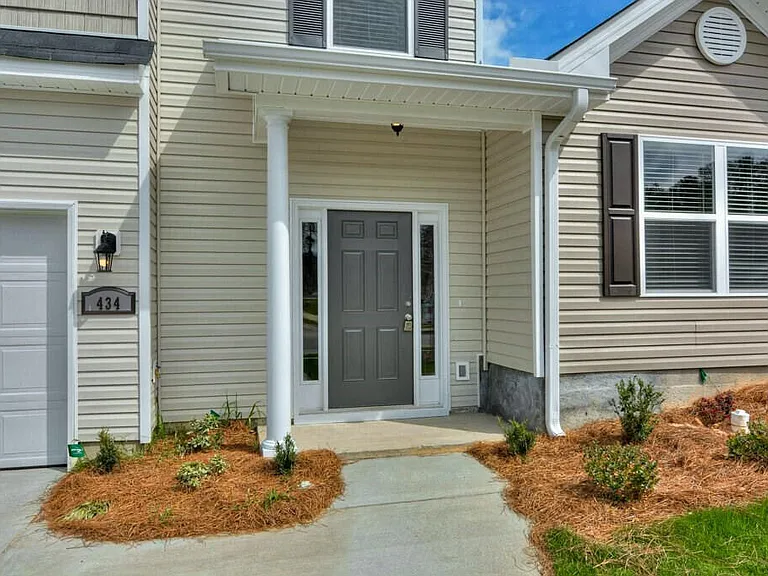 305 Norwich Dr — Photo 6