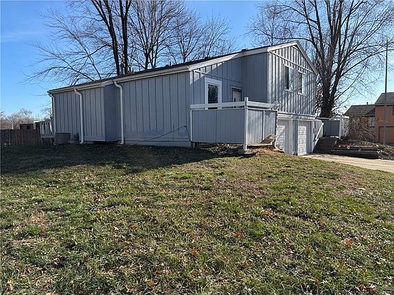 2nd image of 8444/8446 Lane Pl