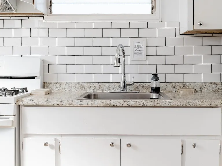 Enjoy your home cooked meals in our fully stocked kitchen!
