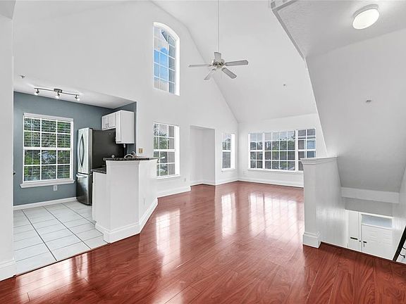 5th image of 9013 LEE VISTA BOULEVARD #1910