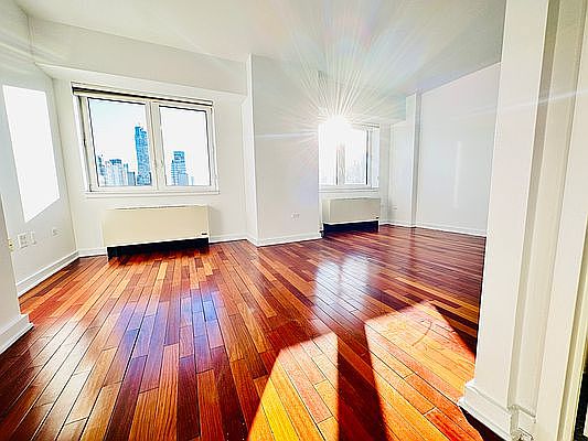 4th image of 425 5th Ave APT 33C