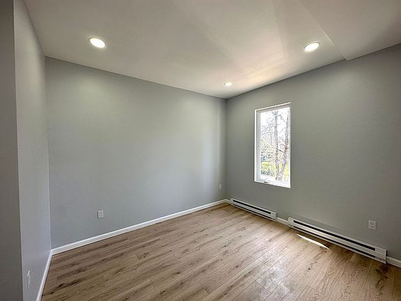 5th image of 1109 W State St #3