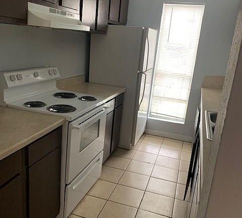 2nd image of 2304 Shidler Dr