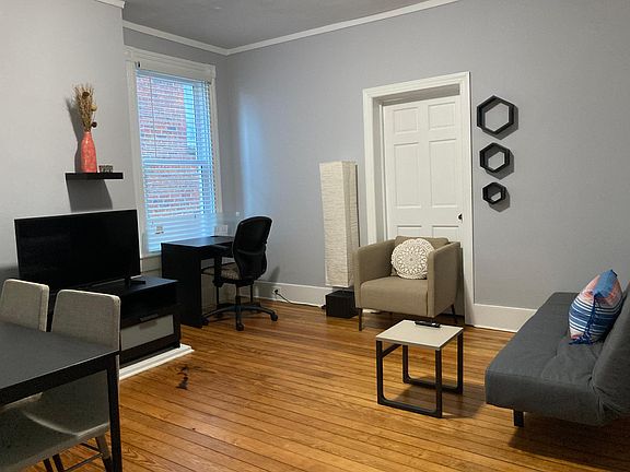 5th image of 219 N Jefferson St #A