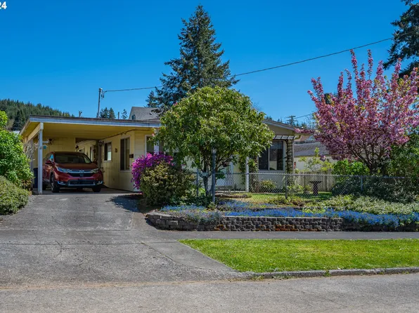 940 N Dean St, Coquille, OR 97423
