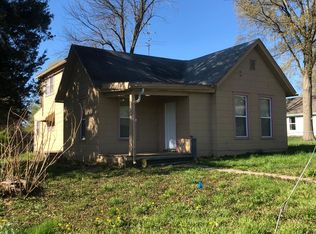 615 Marion St, Leavenworth, KS 66048