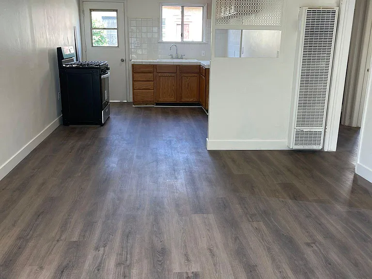 16104 S Harvard Blvd #B — Photo 2