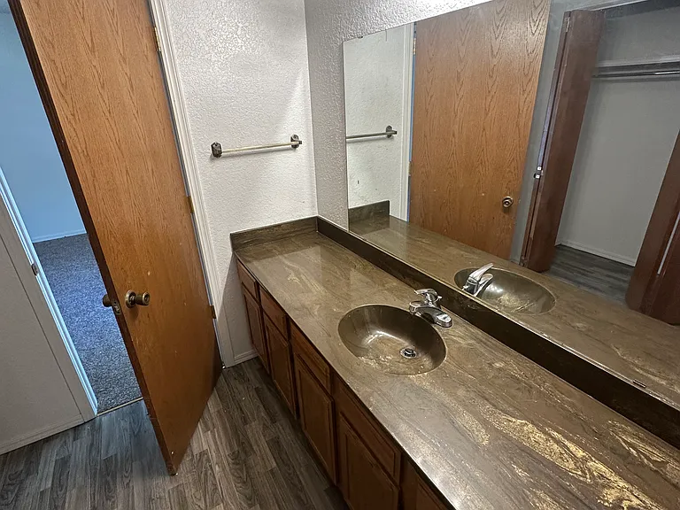 1320 N Rockwell Ave #K — Photo 8