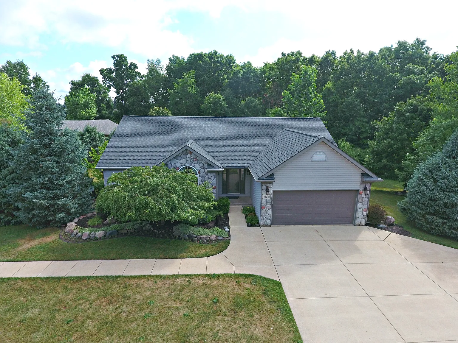 10436 Deerhaven photo 1