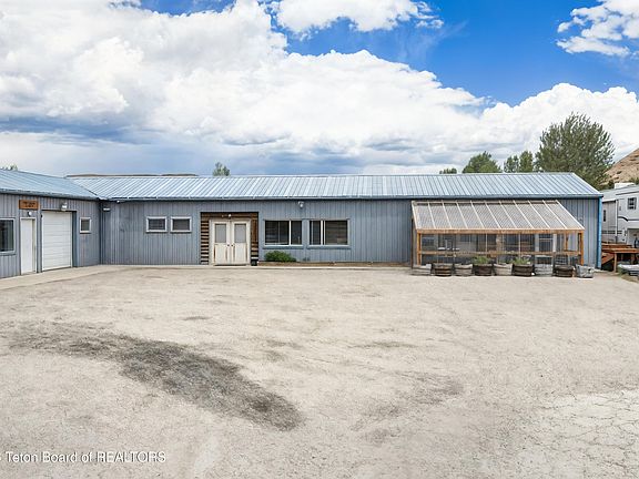3rd image of 1428 Warm Springs Drive