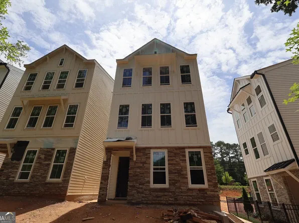 650 Memphis Dr, Scottdale, GA 30079