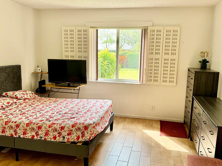 1551 NW 20th Ave #102 — Photo 9