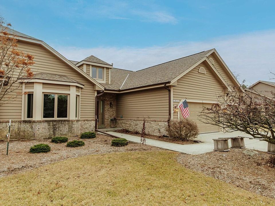 N19W28929 Golf RIDGE NORTH North, Pewaukee, WI 53072 | MLS