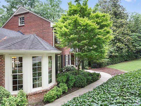 5th image of 2620 Brookdale Dr NW