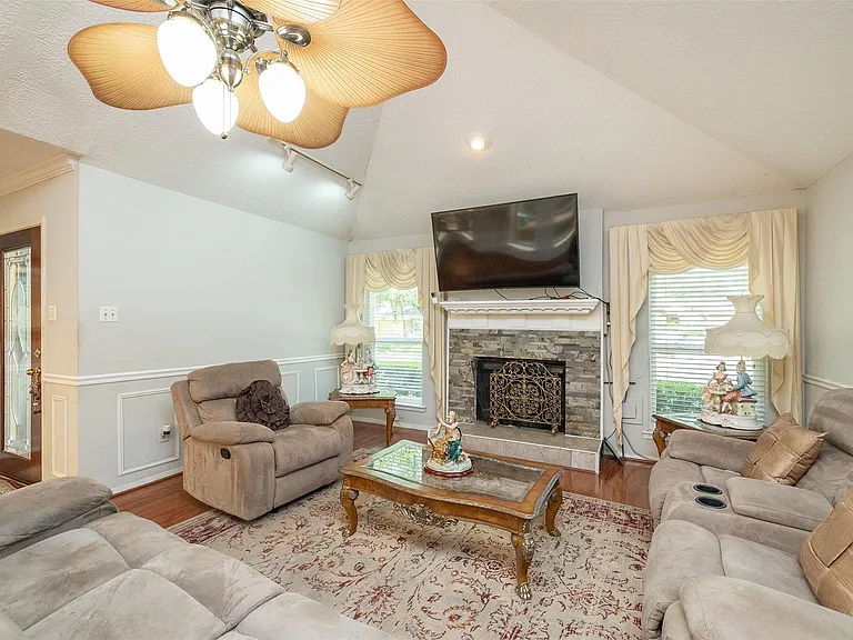 8102 Tall Firs Ln — Photo 8