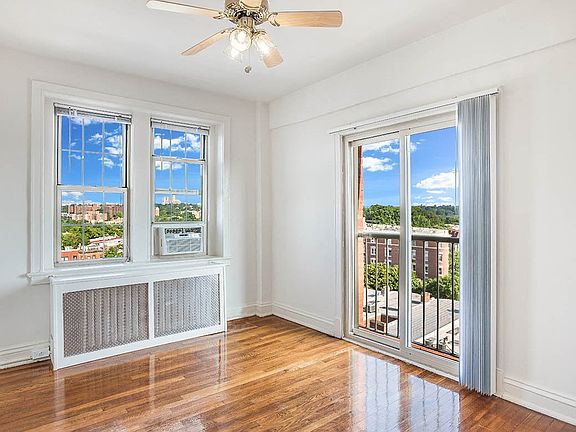 Apartment bedroom with Juliet balcony