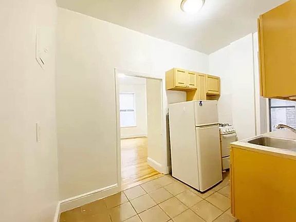 4th image of 323 Bleecker St #3