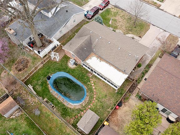 4th image of 3220 Erin Dr