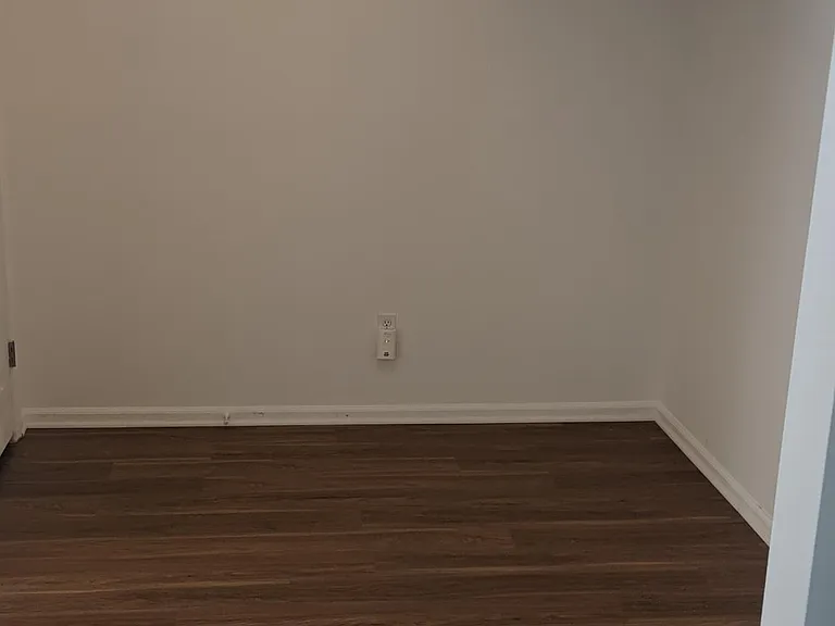 1465 E Putnam Ave #509 — Photo 5