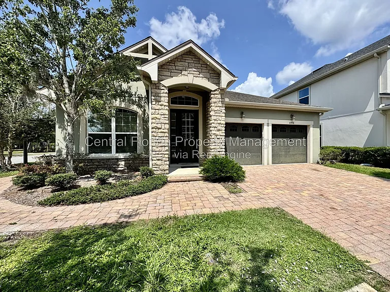 8998 Fullerwood Ave — Photo 1
