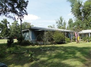 291 Honeysuckle Dr, Hemphill, TX 75948