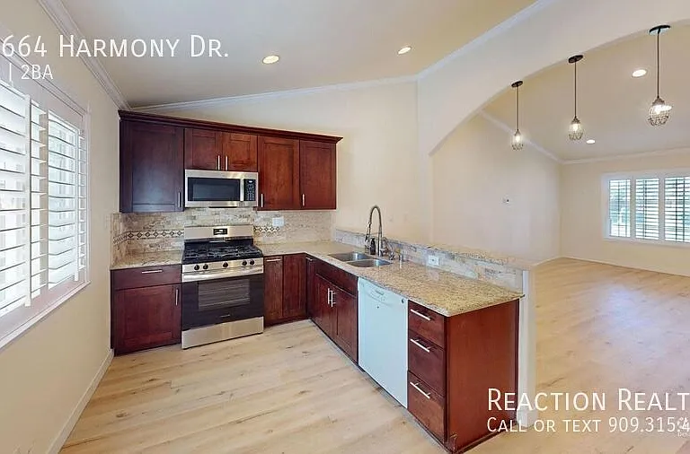 10664 Harmony Dr — Photo 5