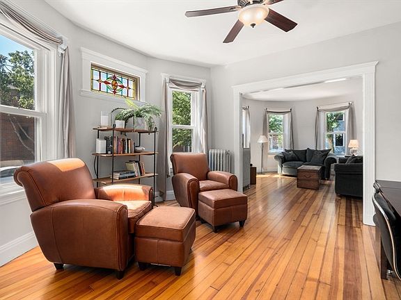 4th image of 26 Hinckley St #1