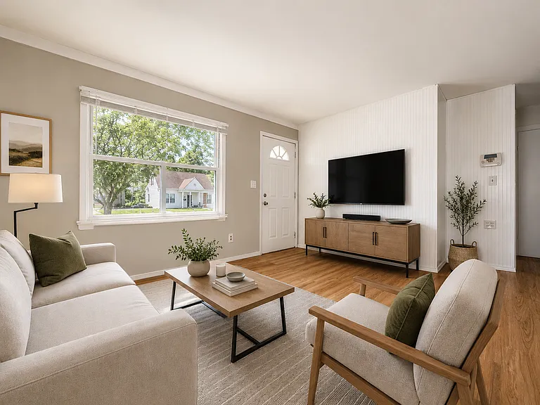 12747 Vernon Ave — Photo 4