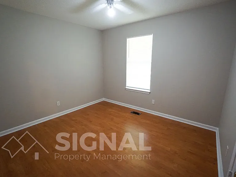 617 Ozark Ct — Photo 16