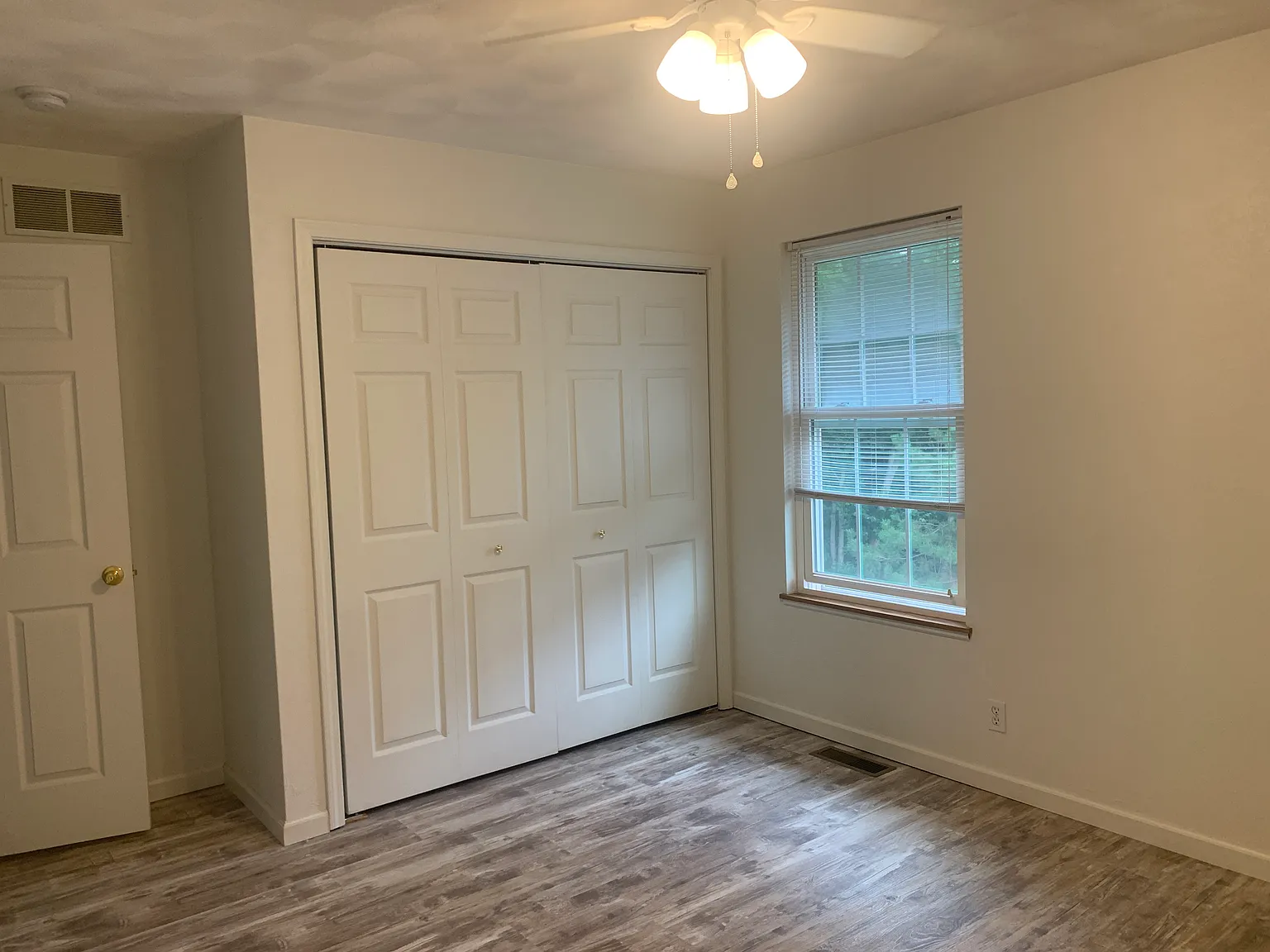 2 bed, 1100 sqft, $1,325 — Photo 2