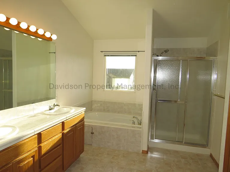 15485 Curwood Dr — Photo 11