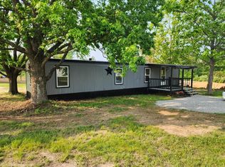 10591 N Shore Dr, Hillsboro, OH 45133