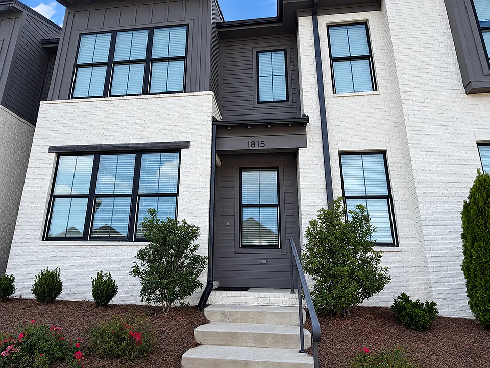 1815 Reserve Loop