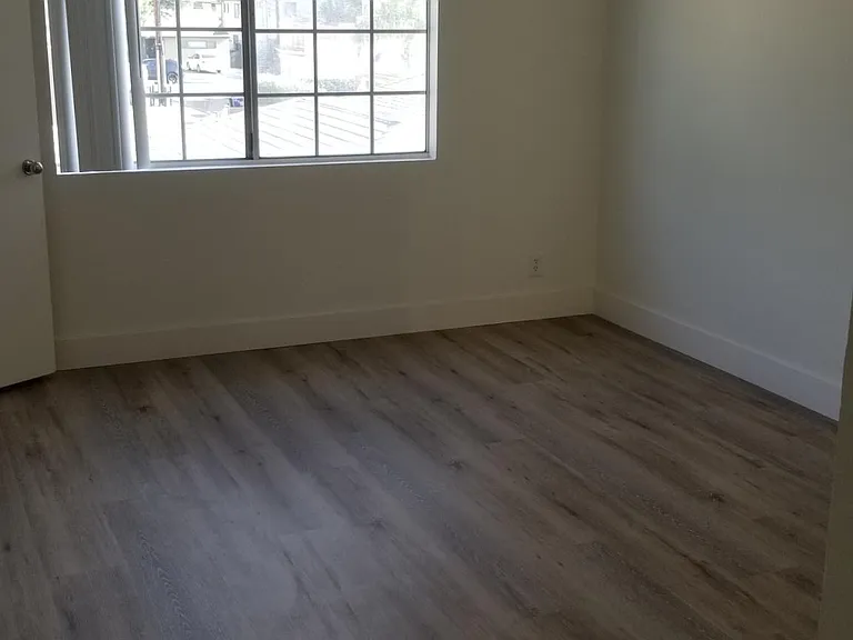 308 N Kenwood St #C — Photo 9